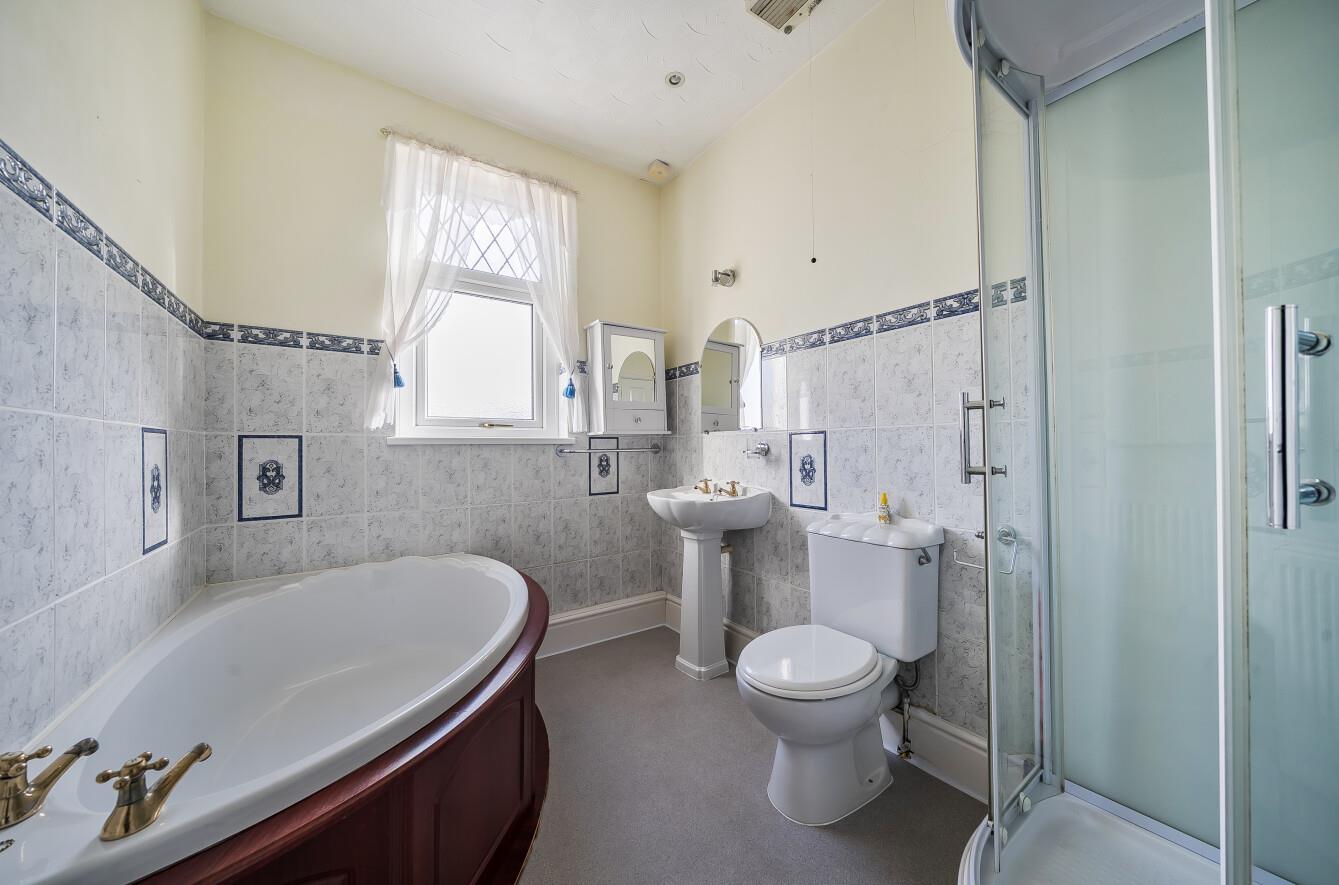 Queen Victoria Road, Llanelli, SA15 2TR